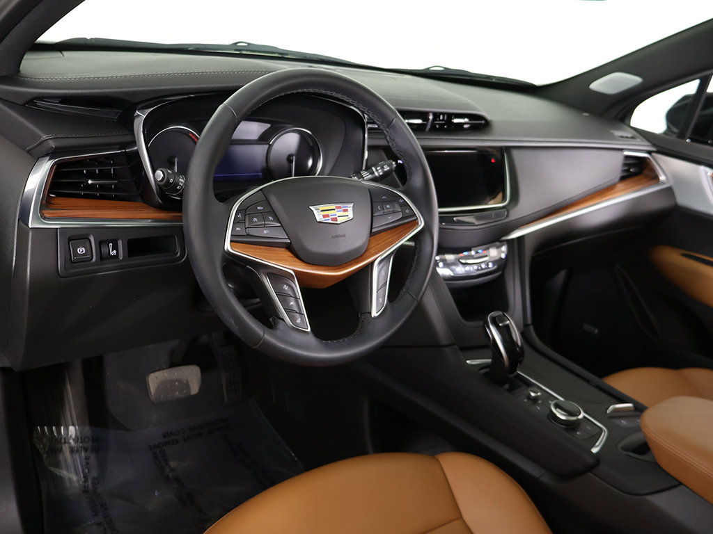 Used 2025 Cadillac XT5 Premium Luxury w/ LPO, Floor Liner Package AWD/4WD image 32