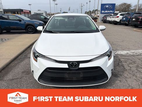 Used 2023 Toyota Corolla LE image 4