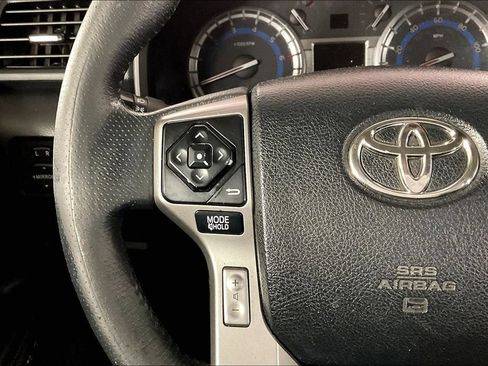 Used 2018 Toyota 4Runner Limited AWD/4WD image 18
