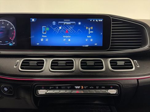 Used 2024 Mercedes-Benz GLE 350 4MATIC w/ AMG Line Exterior image 18