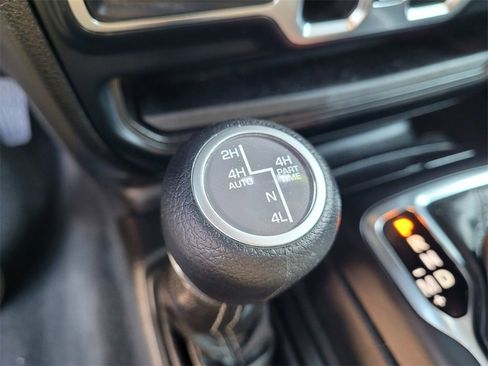 Used 2024 Jeep Wrangler Unlimited image 21