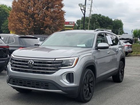 Certified 2024 Volkswagen Atlas SE w/ Panoramic Sunroof Package FWD image 31