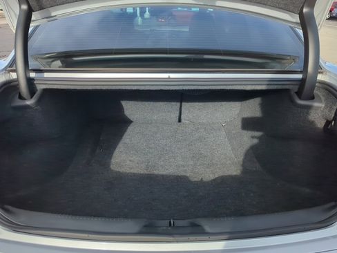 Used 2022 Chrysler 300 Touring w/ Sport Appearance Package image 39