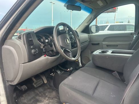 Used 2013 Chevrolet Silverado 2500 W/T w/ Snow Plow Prep Package image 12