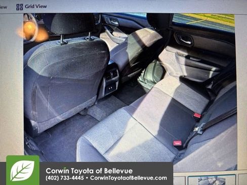 Used 2025 Nissan Rogue SV image 14