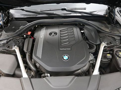 Used 2022 BMW 740i w/ Premium Package image 15