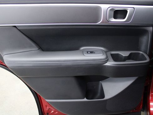 Used 2025 Hyundai Santa Fe SEL AWD/4WD image 18