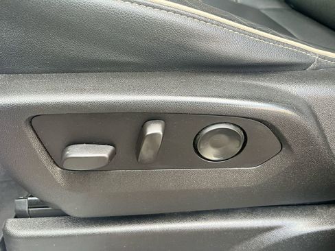 Used 2021 Chevrolet Suburban Premier image 12