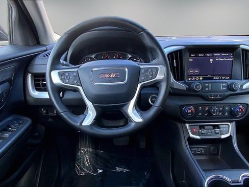 Used 2024 GMC Terrain SLT AWD/4WD image 4