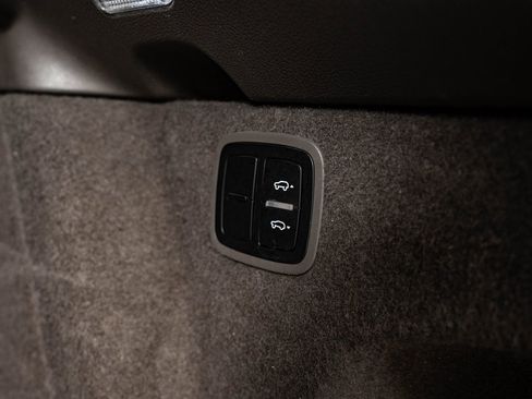 Used 2016 Porsche Macan Turbo image 23