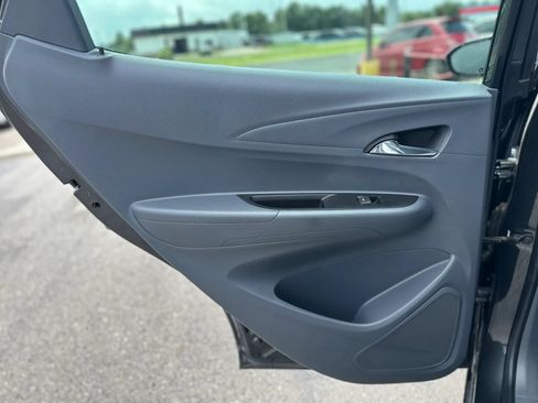 Used 2021 Chevrolet Bolt LT FWD image 21