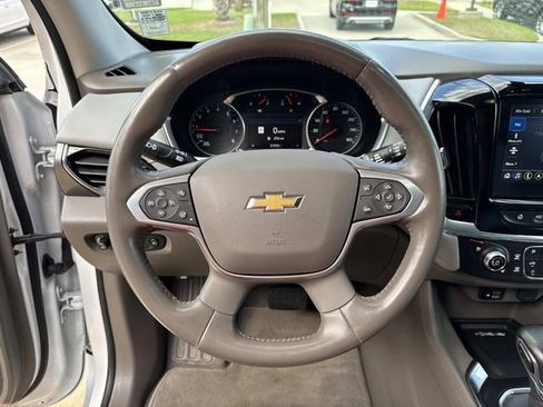 Used 2021 Chevrolet Traverse Premier image 22