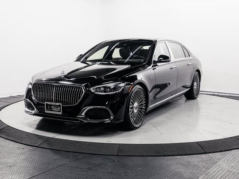 Used 2023 Mercedes-Benz Maybach S 680 4MATIC w/ Manufaktur Leather Package image 3