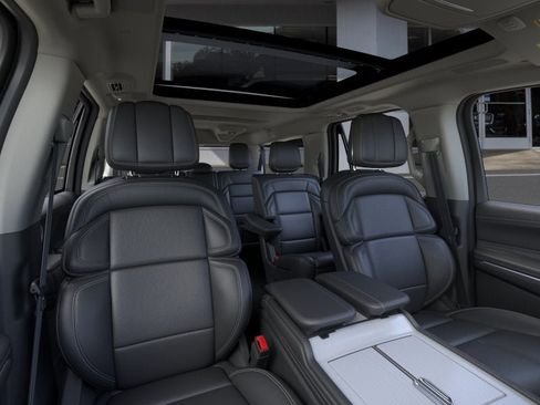 New 2026 Lincoln Navigator L Reserve AWD/4WD image 9