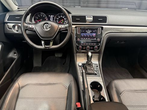Used 2018 Volkswagen Passat 2.0T SE image 18