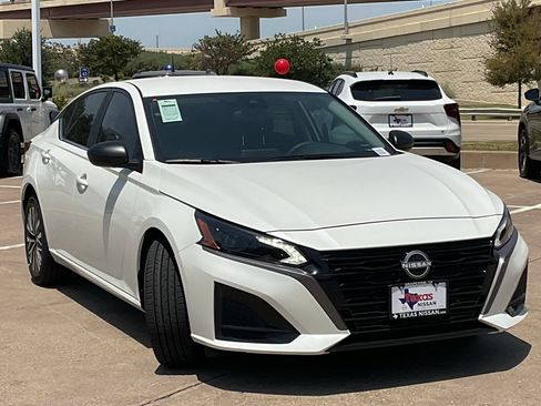 New 2026 Nissan Altima 2.5 SV FWD image 3