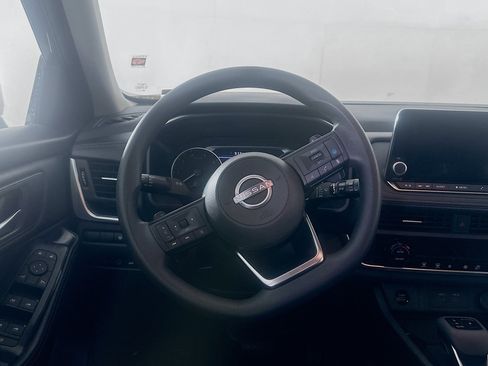 Used 2024 Nissan Rogue SV AWD/4WD image 18