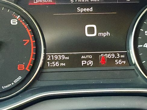 Used 2022 Audi Q5 Premium w/ Convenience Package image 38