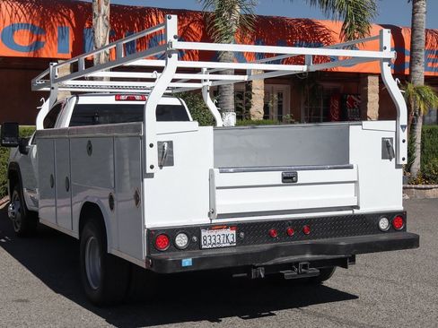 Used 2022 GMC Sierra 3500 Pro w/ Convenience Package image 7