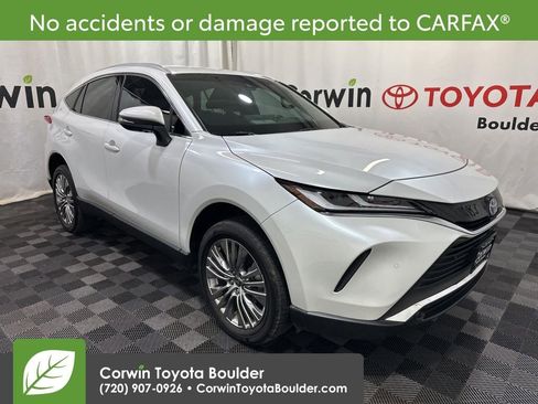 Used 2024 Toyota Venza Limited image 1