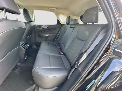 Used 2025 Lexus NX 250 FWD w/ Towing Package (2000 Lbs) image 22