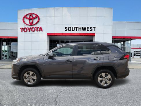 Used 2024 Toyota RAV4 XLE FWD image 3