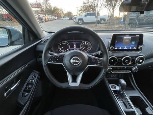 Used 2024 Nissan Sentra SV image 12