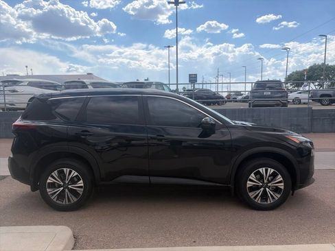 Used 2023 Nissan Rogue SV w/ SV Premium Package FWD image 4