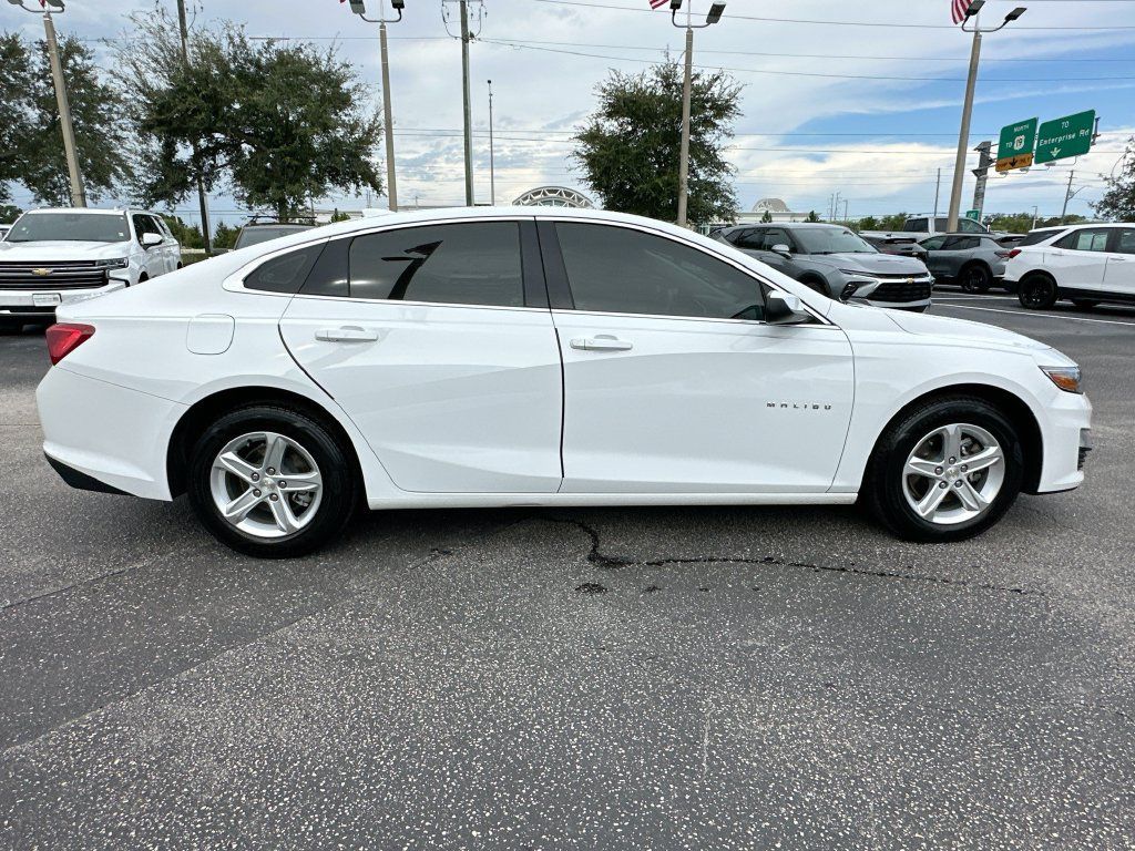 Used 2024 Chevrolet Malibu LT FWD image 4