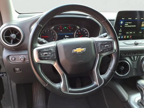 Used 2024 Chevrolet Blazer LT w/ LPO, Black Grille Bar Package FWD image 3