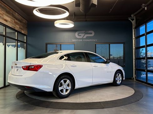 Used 2021 Chevrolet Malibu LS image 3