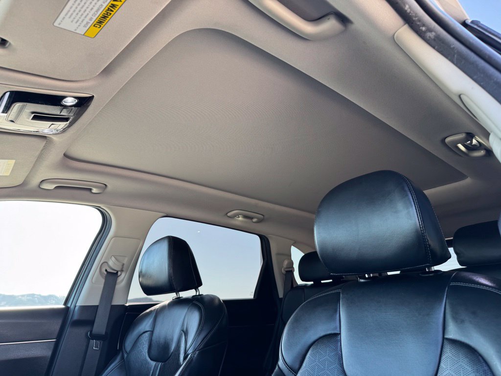 Used 2023 Kia Sorento EX w/ Panoramic Sunroof Package AWD/4WD image 18