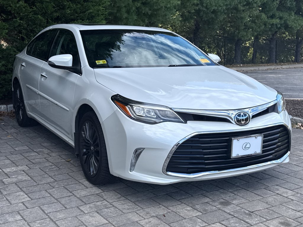 Used 2017 Toyota Avalon Touring w/ Carpet Mat Package FWD image 3