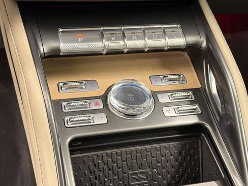 Used 2025 Lincoln Nautilus Reserve AWD/4WD image 18