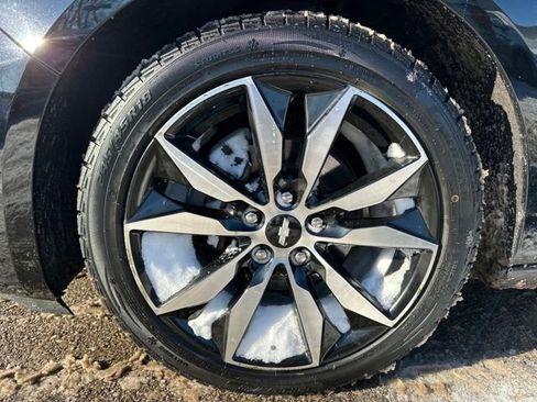 Used 2017 Chevrolet Malibu LT image 11