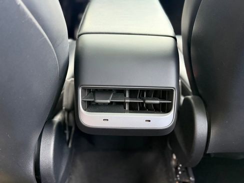 Used 2021 Tesla Model Y Long Range AWD/4WD image 48