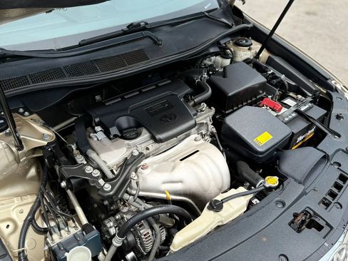 Used 2012 Toyota Camry LE FWD image 17