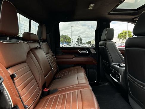 Used 2024 GMC Sierra 2500 Denali Ultimate AWD/4WD image 32