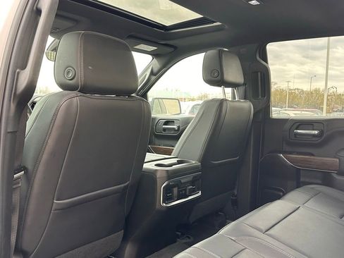 Used 2022 Chevrolet Silverado 1500 High Country w/ Technology Package image 13