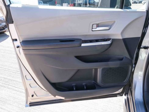 Certified 2023 Toyota Sienna XLE FWD image 20