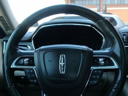 Used 2017 Lincoln Continental Reserve w/ Technology Package image 12