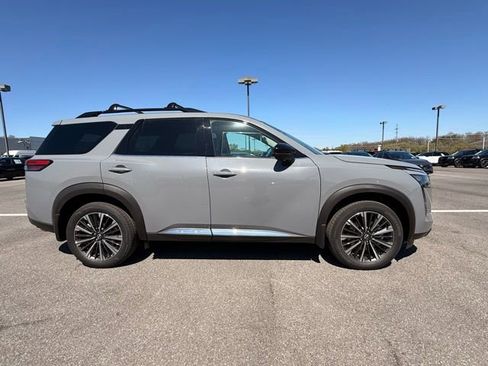 New 2026 Nissan Pathfinder Platinum w/ Cargo Package AWD/4WD image 4