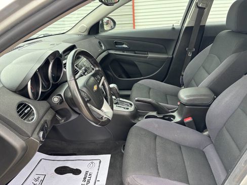 Used 2014 Chevrolet Cruze LT FWD image 6