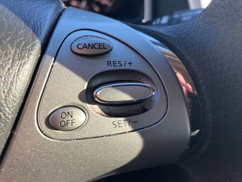 Used 2017 Nissan Murano S image 15