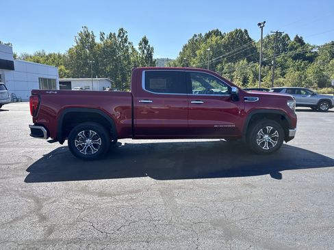 New 2026 GMC Sierra 1500 SLT image 2