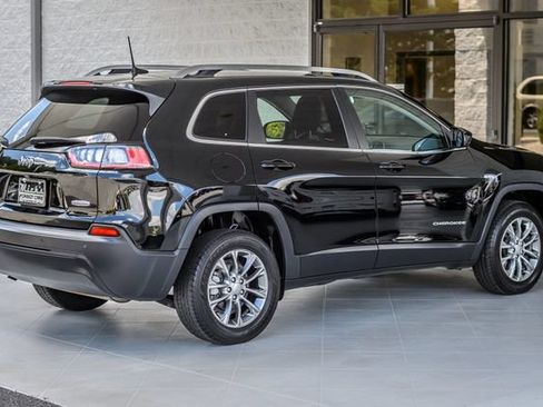 Used 2019 Jeep Cherokee Latitude Plus FWD image 9