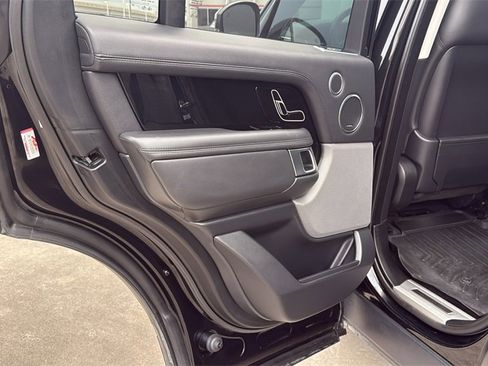 Used 2019 Land Rover Range Rover HSE image 14