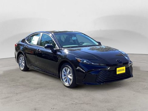 Used 2025 Toyota Camry LE w/ Convenience Package AWD/4WD image 7