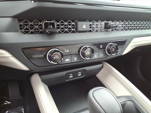 New 2025 Honda Accord LX image 15