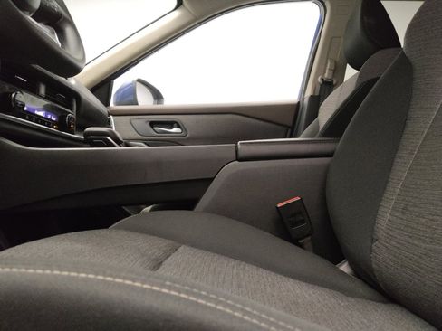 Used 2023 Nissan Rogue SV FWD image 17
